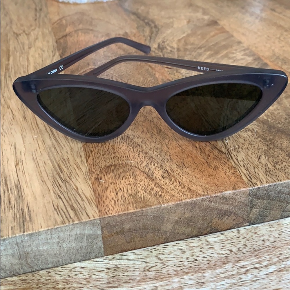 Need supply MIMI sunglasses